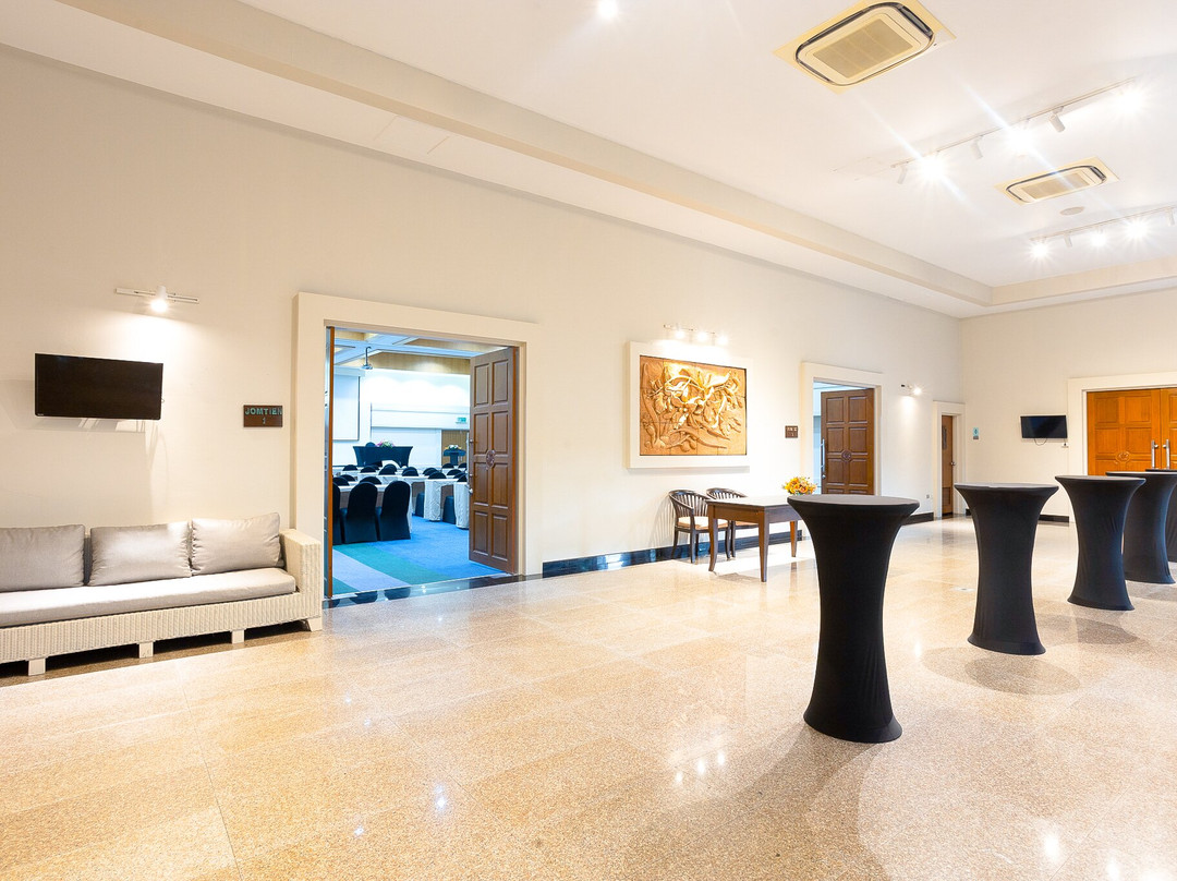 品尼高大乔木提恩度假村主图