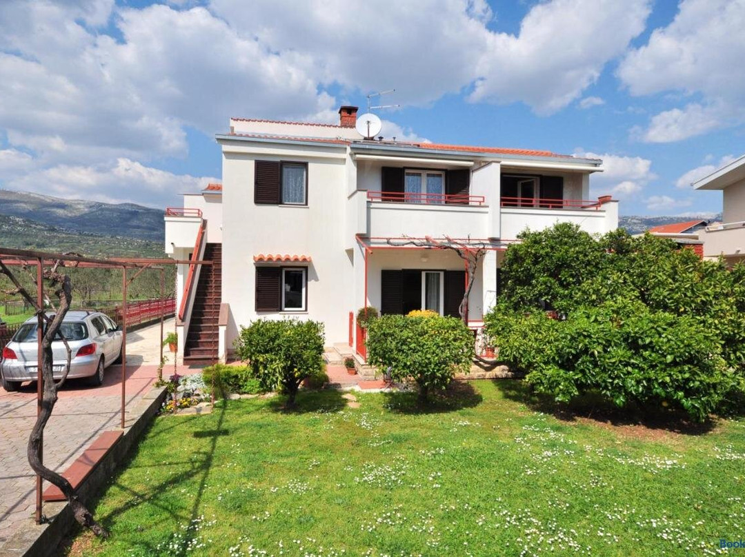Apartments Zizic