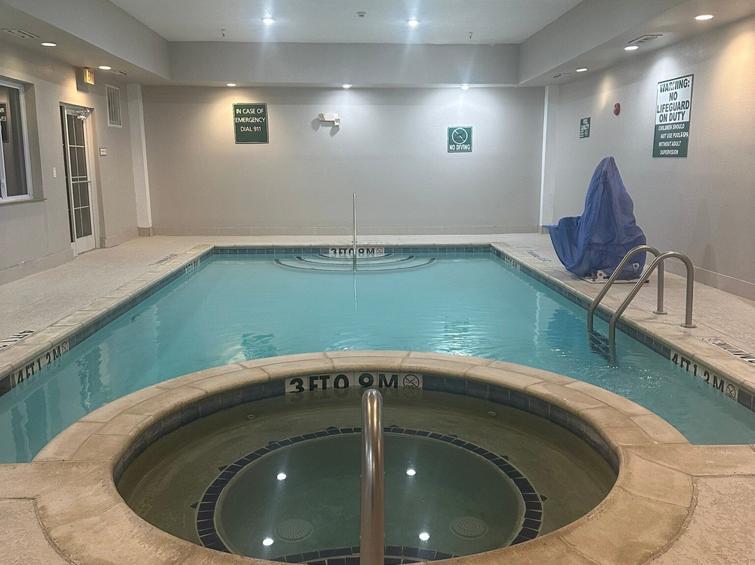 La Quinta Inn & Suites by Wyndham Lindale主图