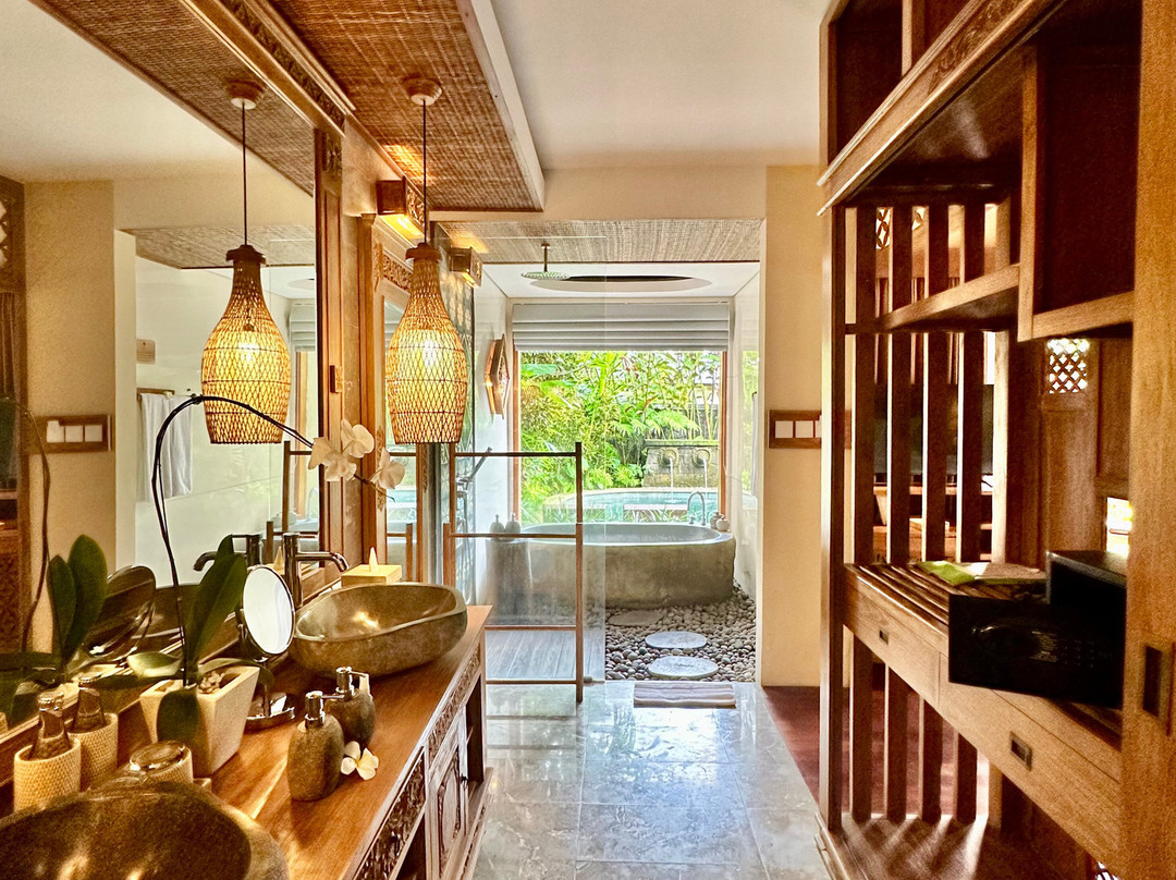 巴厘岛阿勒娜度假酒店主图