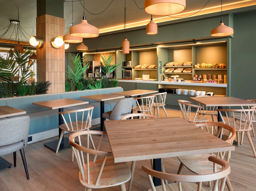 斯多瑞梅格拉纳达酒店主图