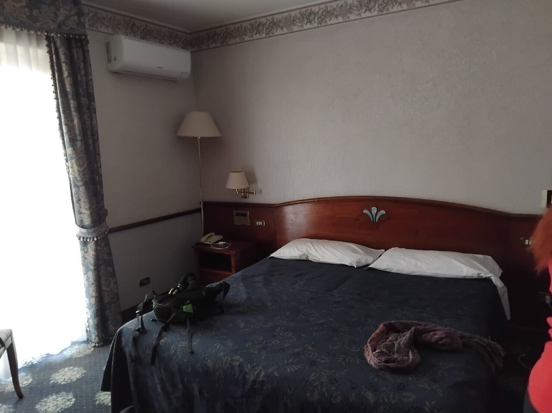 Hotel De La Ville主图