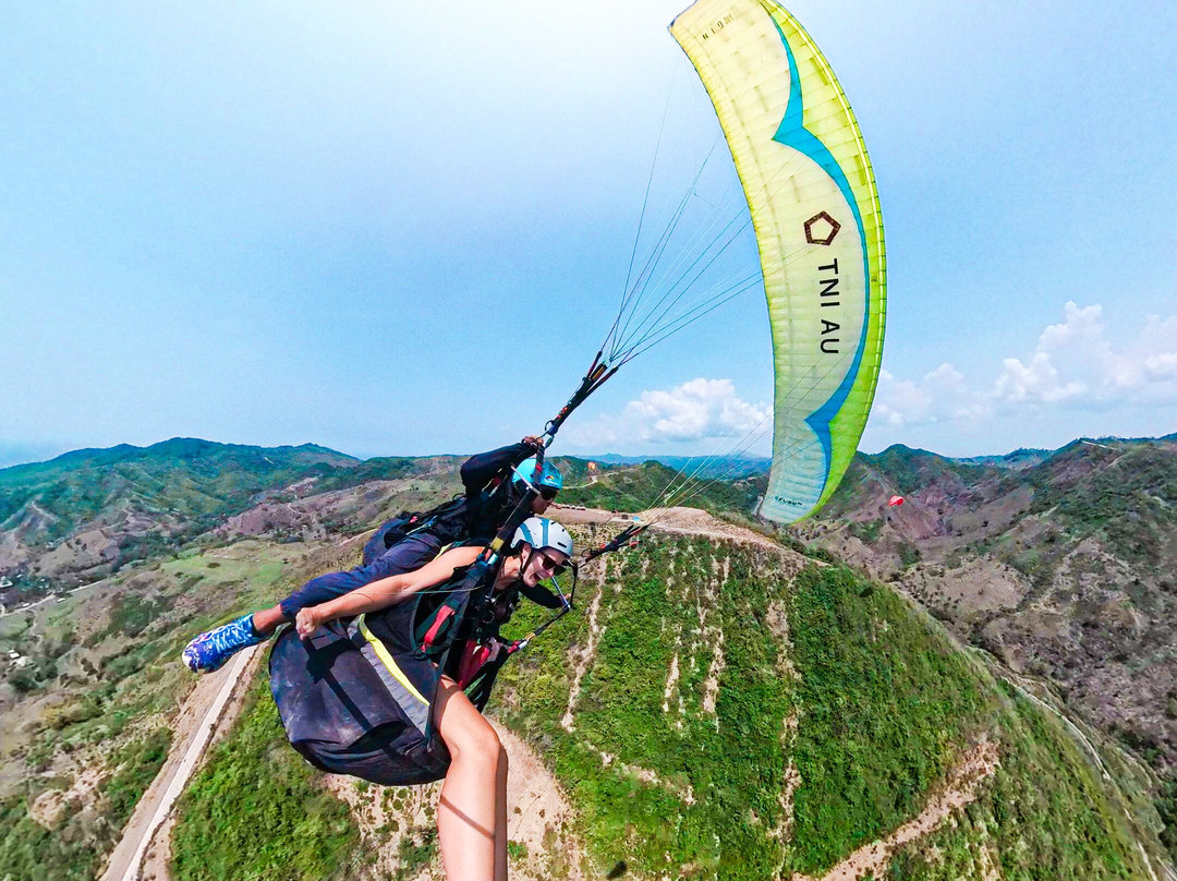 Skylancing Lombok Paragliding-Praya必去景点