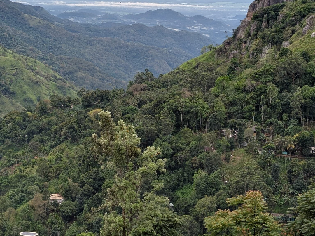 Roshan Lanka Tours景点图片