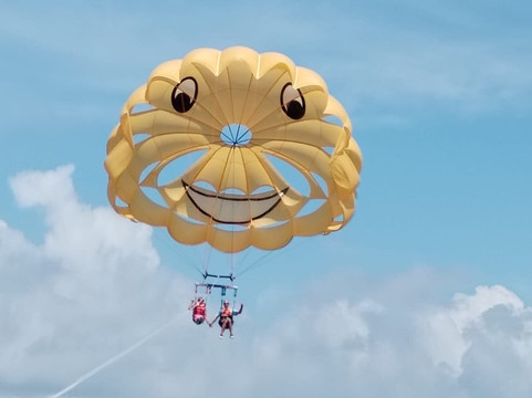 Albatross Parasailing Cozumel-考祖梅必去景点