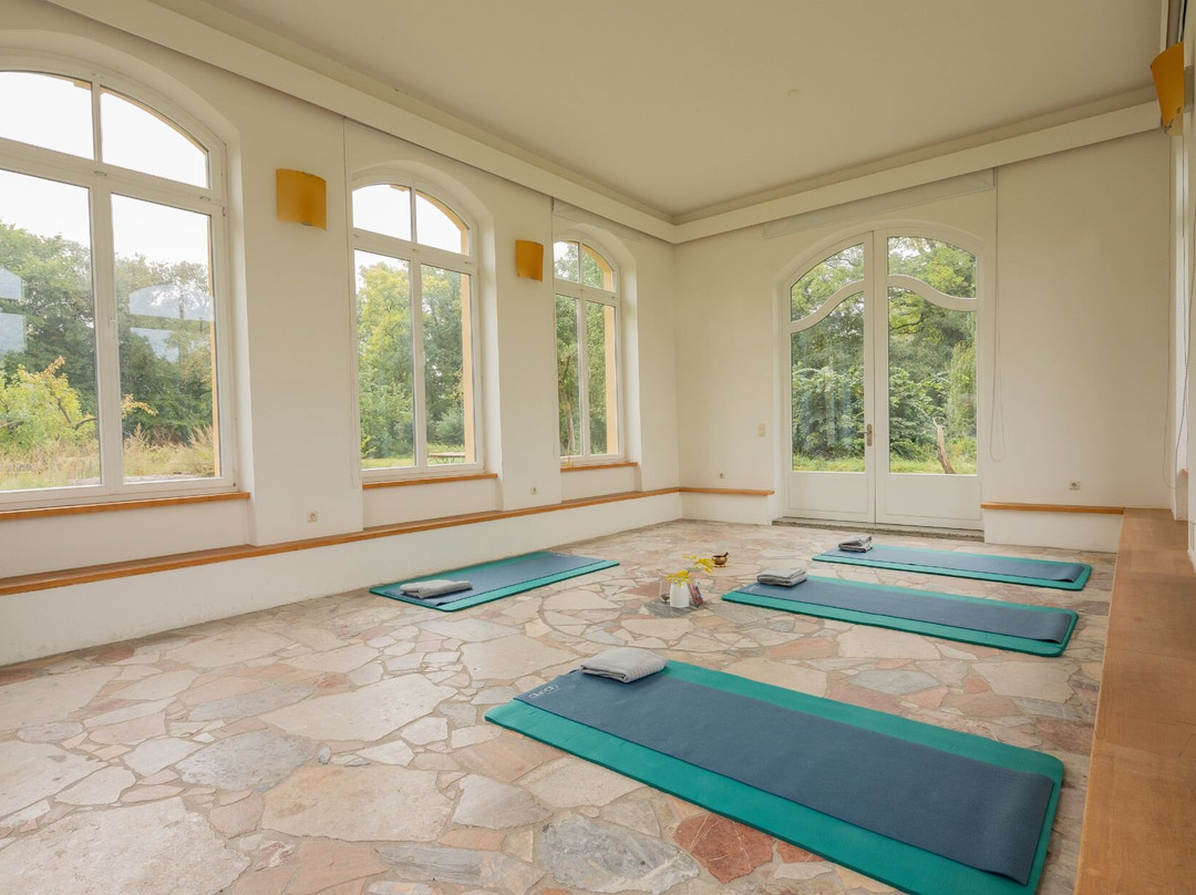 ahead burghotel主图