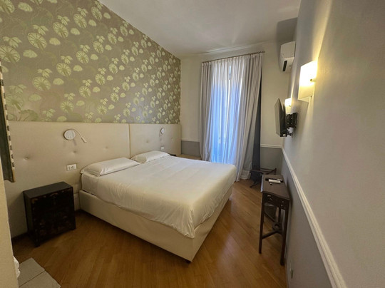 格里艺术家庭式酒店主图