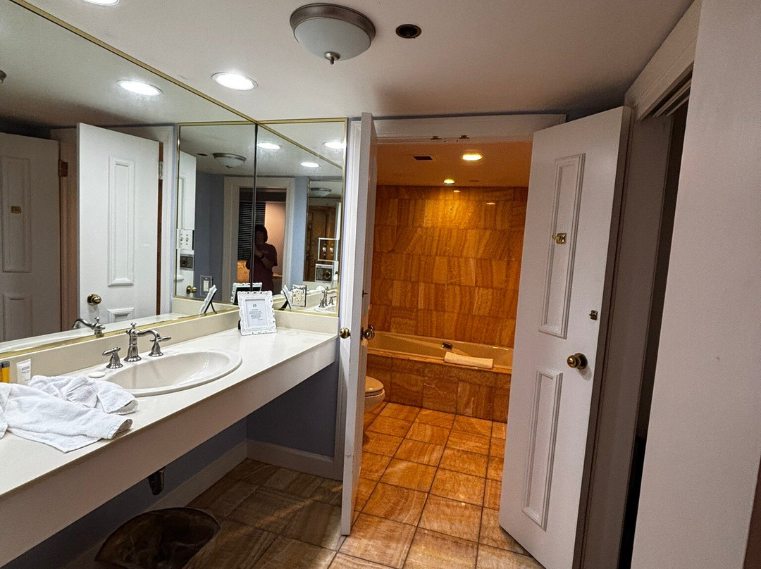 The Remington Suite Hotel & Spa主图