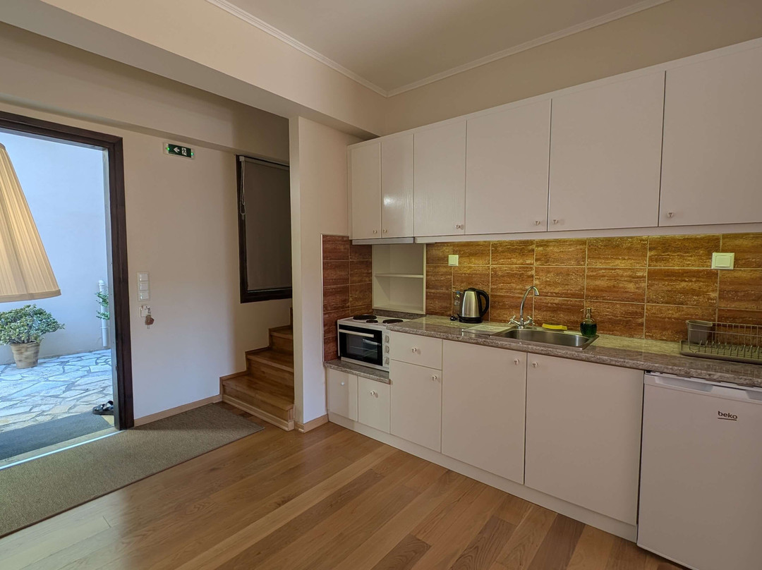 Althea Apartments主图