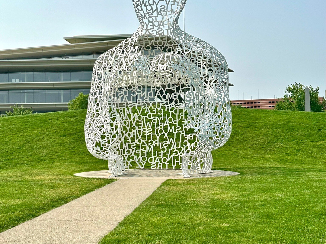 Pappajohn Sculpture Park景点图片