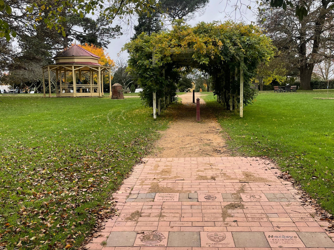 Braidwood Memorial Park景点图片