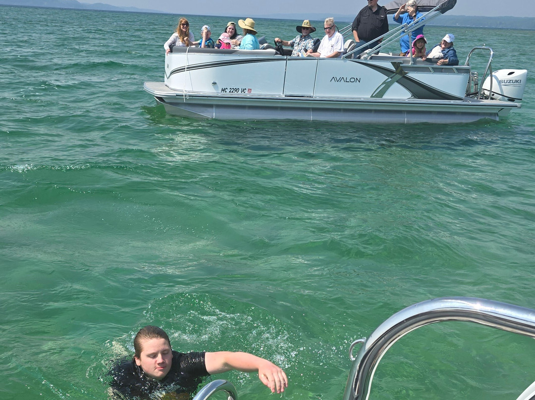Pontoon Boat Rental景点图片