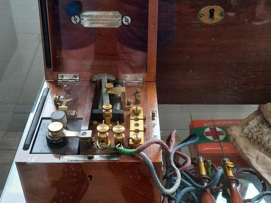 Museum De Dorpsdokter-希尔法伦贝克必去景点