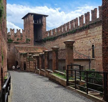 Tour of Verona by train-维罗纳必去景点