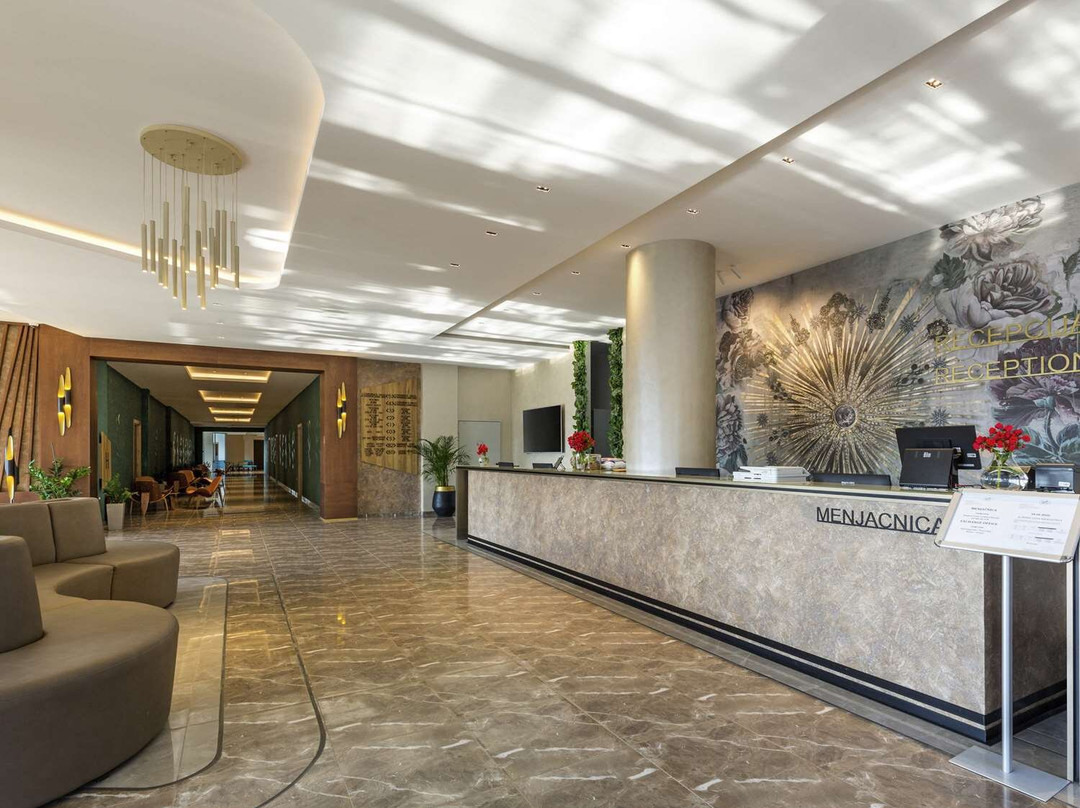 瑞享 Fruske Terme 度假水疗酒店主图