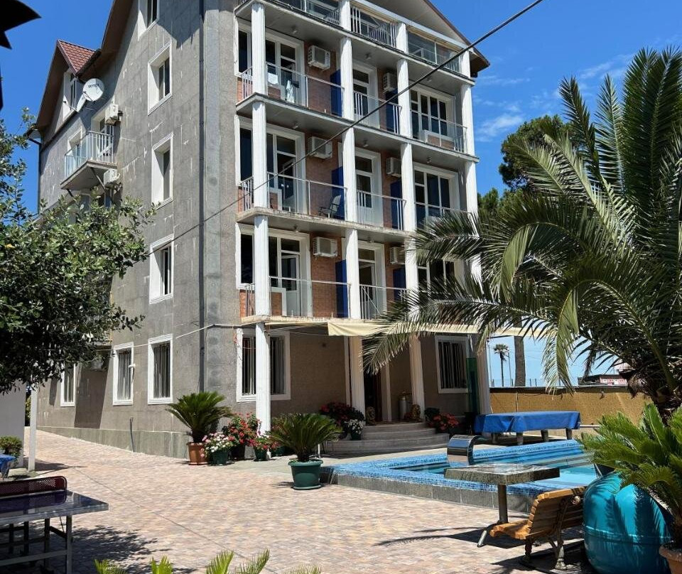 Zemo Aketi酒店住宿-Hotel George