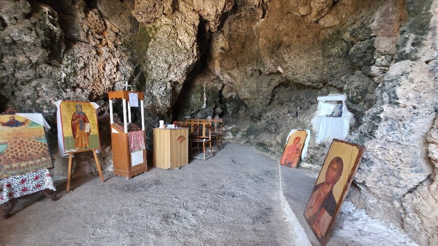 Agioi Saranta Cave Church-普它肋斯必去景点
