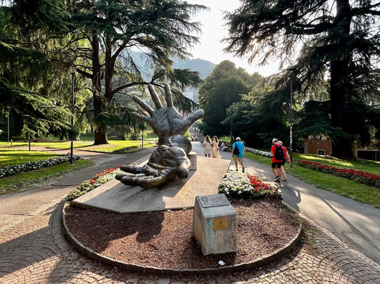 Monumento Le Mani-科莫必去景点