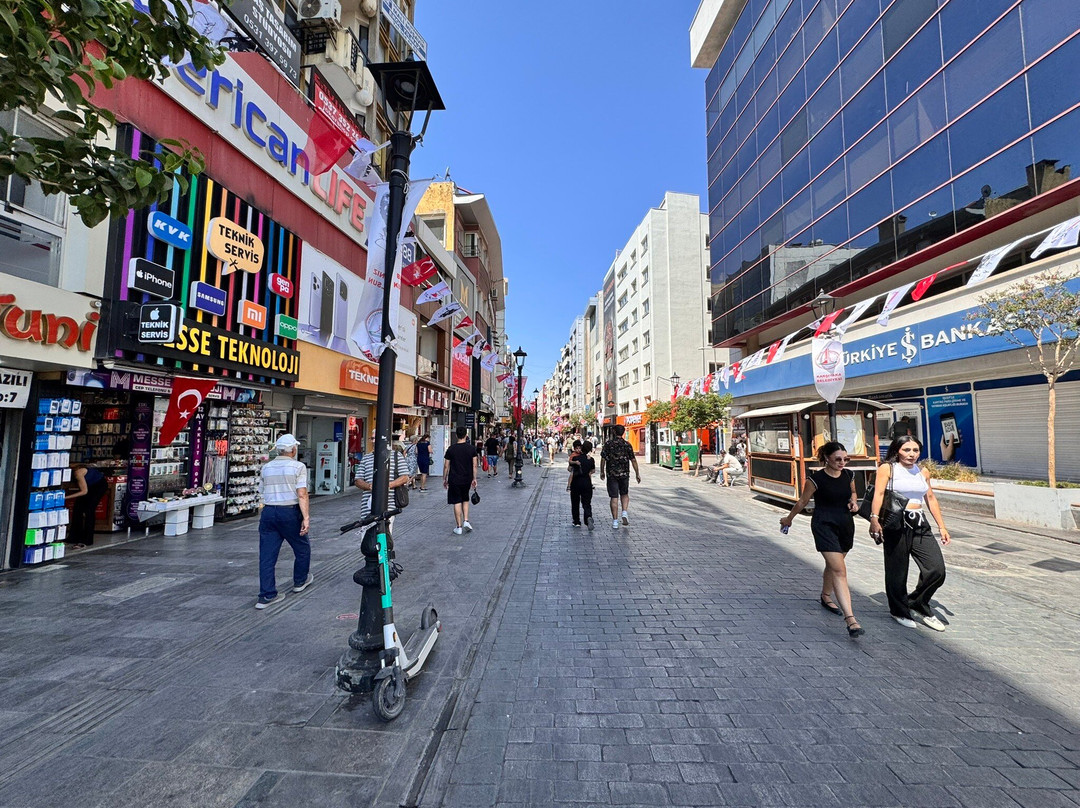 Karsiyaka Carsisi-伊兹密尔必去景点