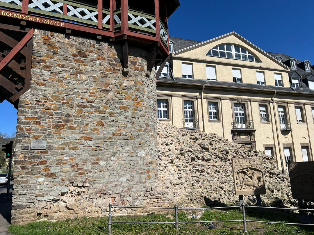Heidenmauer mit Römertor-威斯巴登必去景点