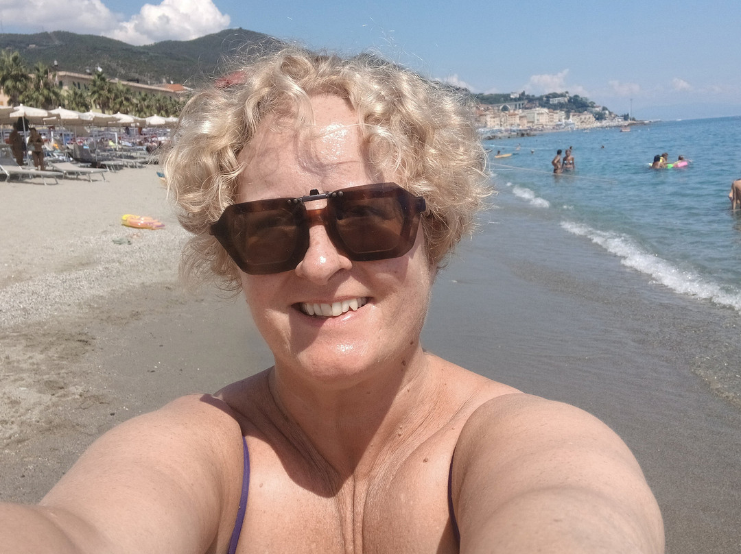 Bagni Jolanda-瓦拉泽必去景点