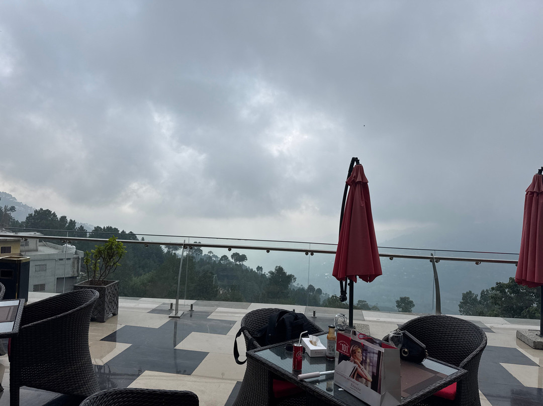 Ramada By Wyndham Murree Lower Topa Resort主图