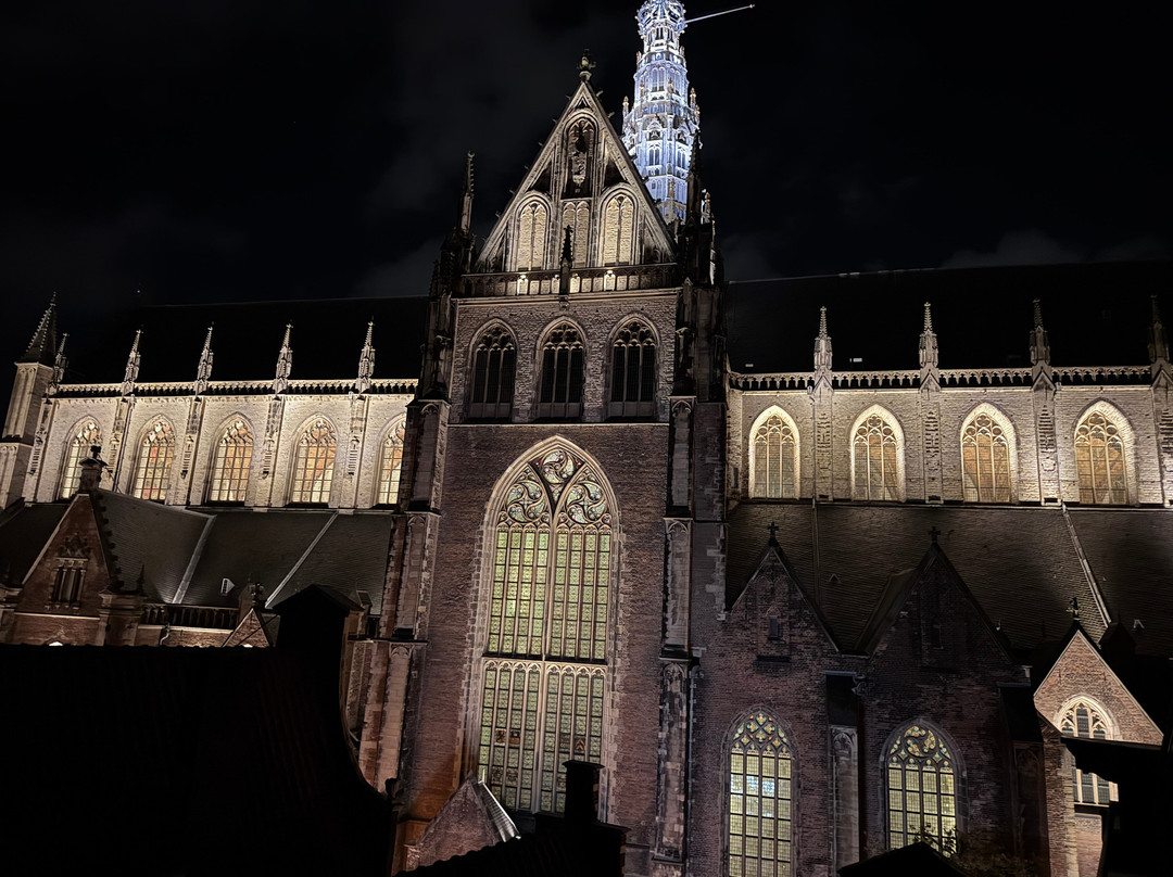 Ambassador City Centre Hotel主图