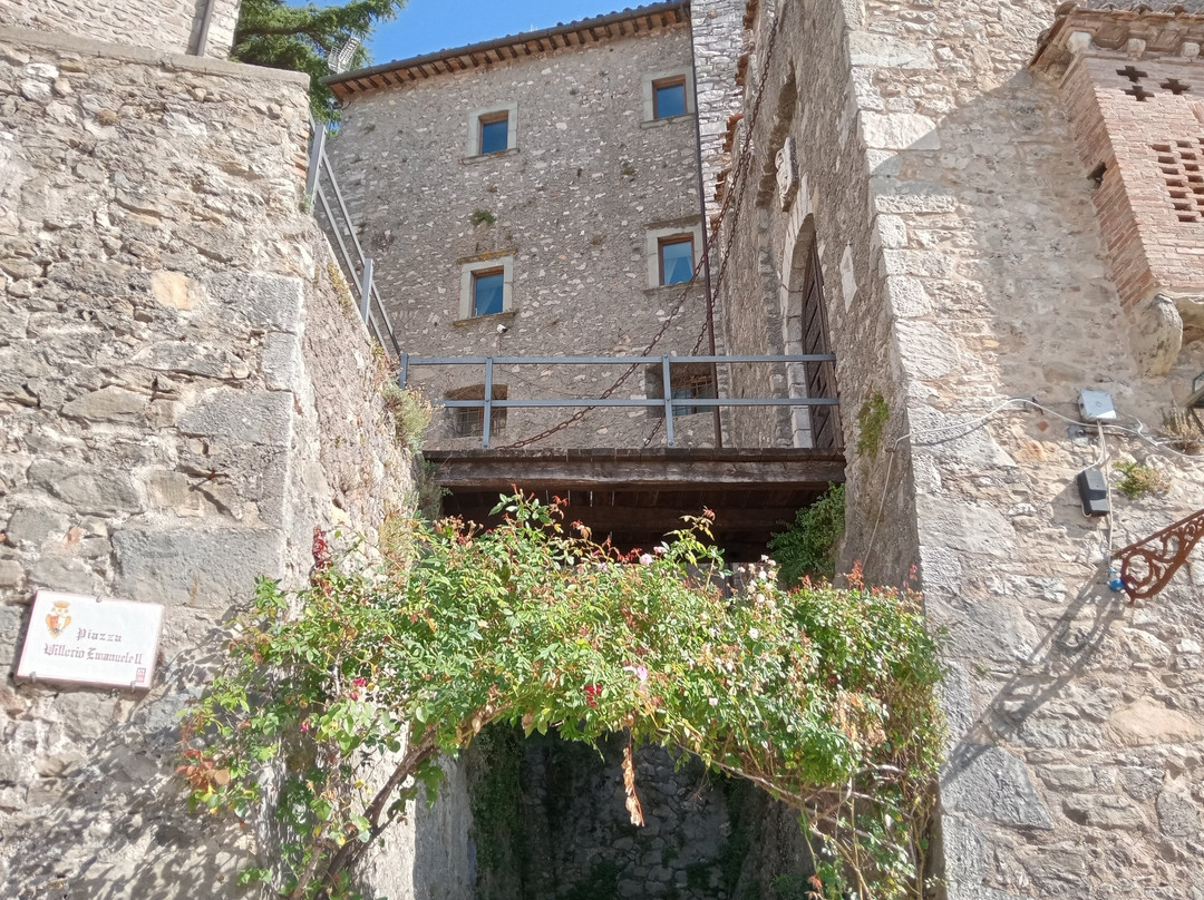 Castello Baronale-Collalto Sabino必去景点