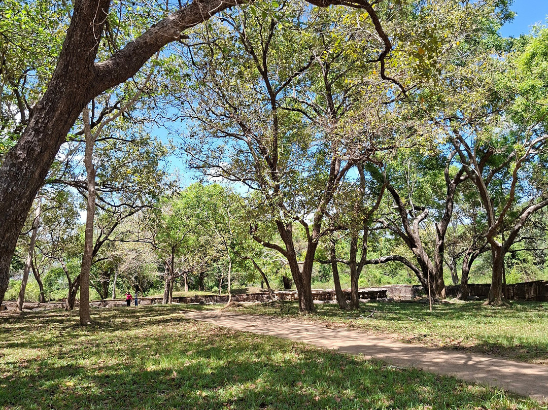 Lahugala Magul Maha Viharaya-Ampara必去景点