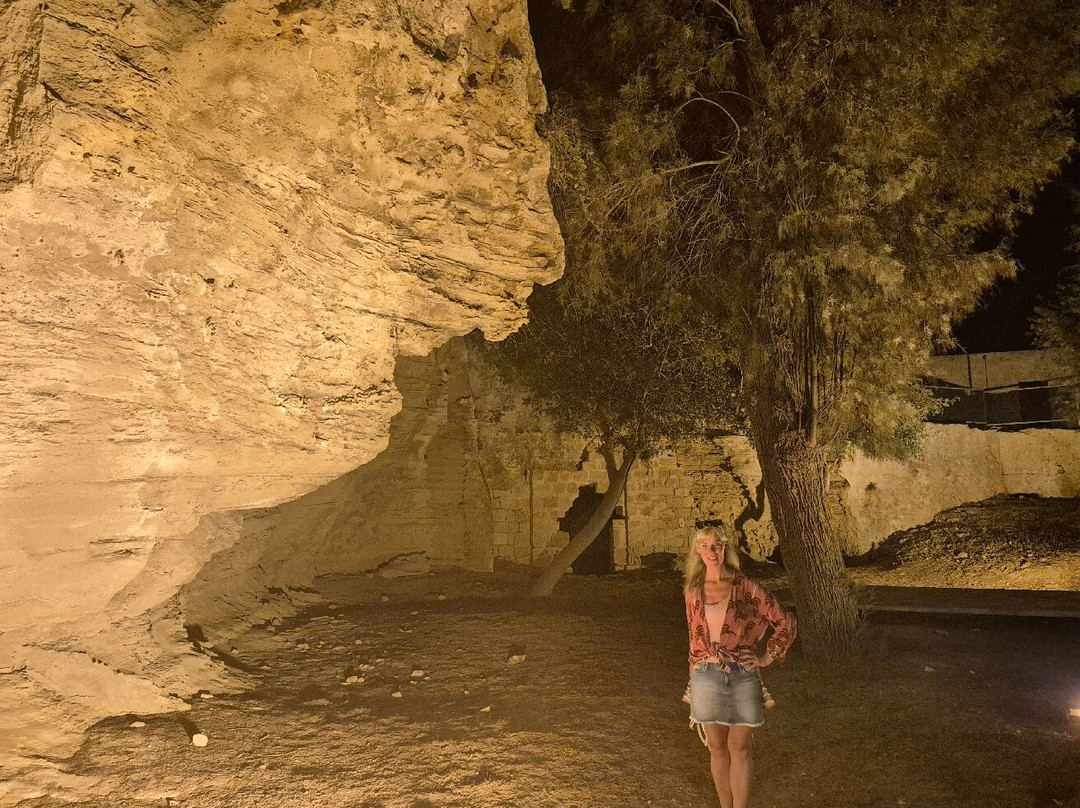 Hilltop Gardens Hotel Apartments主图