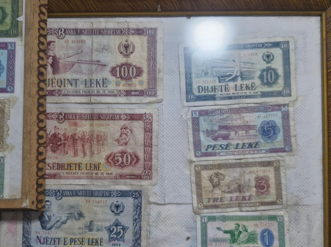 Nostalgia Tunnel-吉诺卡斯特必去景点