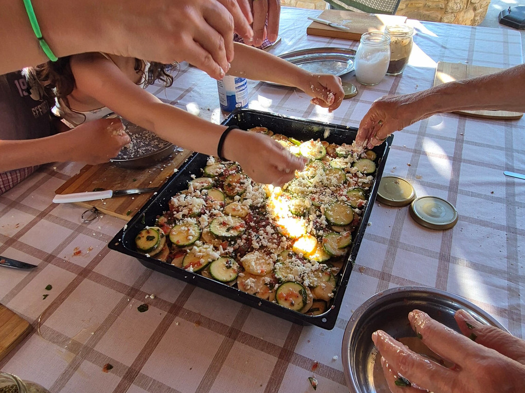 Cretan Traditional Cooking Lessons-基萨莫斯必去景点