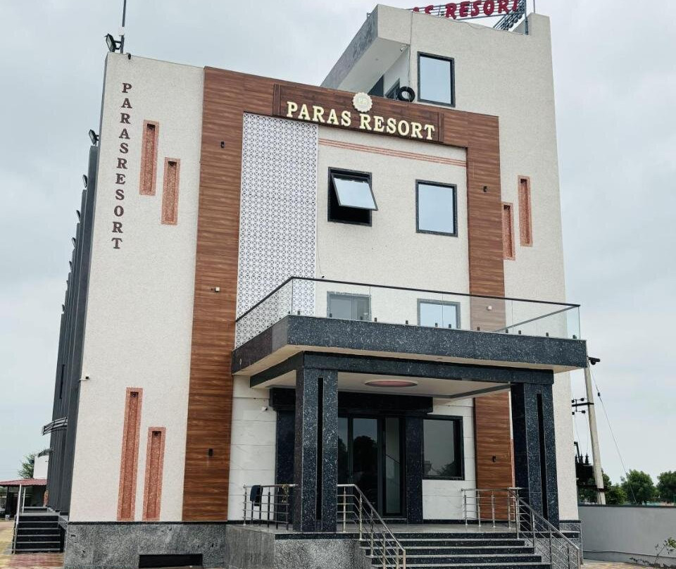 Paras Resort