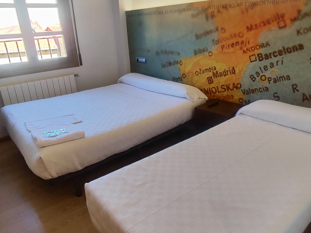 Hostal Bajo La Muralla主图