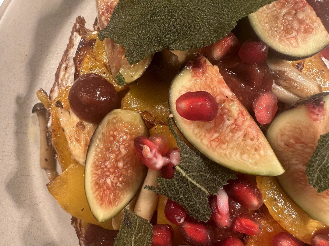 西湖村四季酒店主图