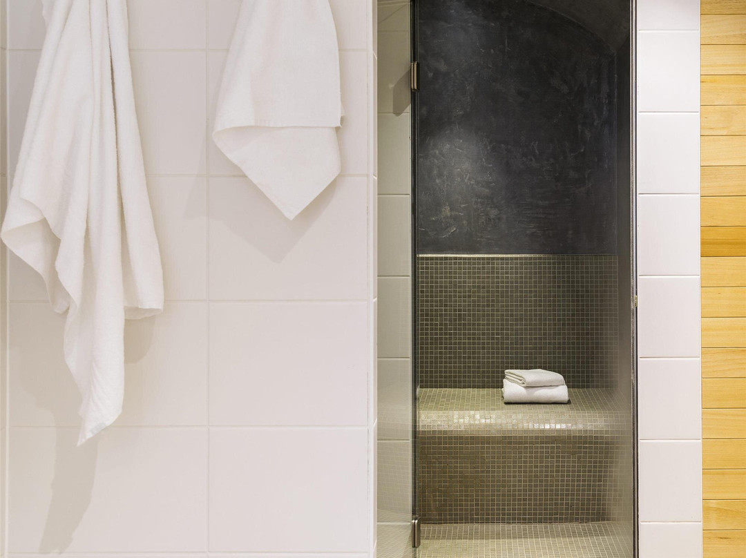 宜必思尚品尼乌波尔特酒店主图