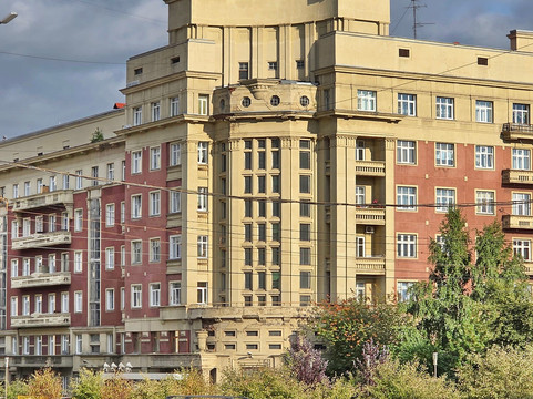 One Hundred Units House-新西伯利亚必去景点