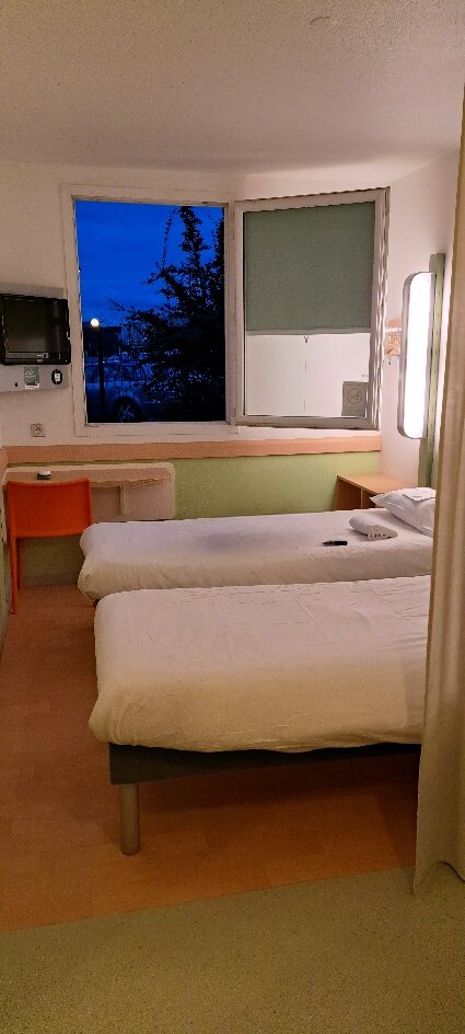 罗阿讷宜必思快捷酒店-官方