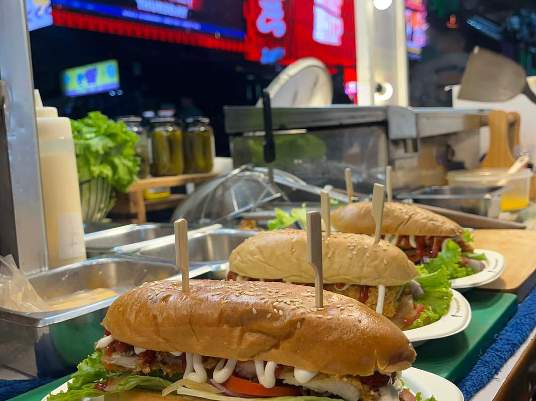 Bangla Night Market-芭东海滩必去景点