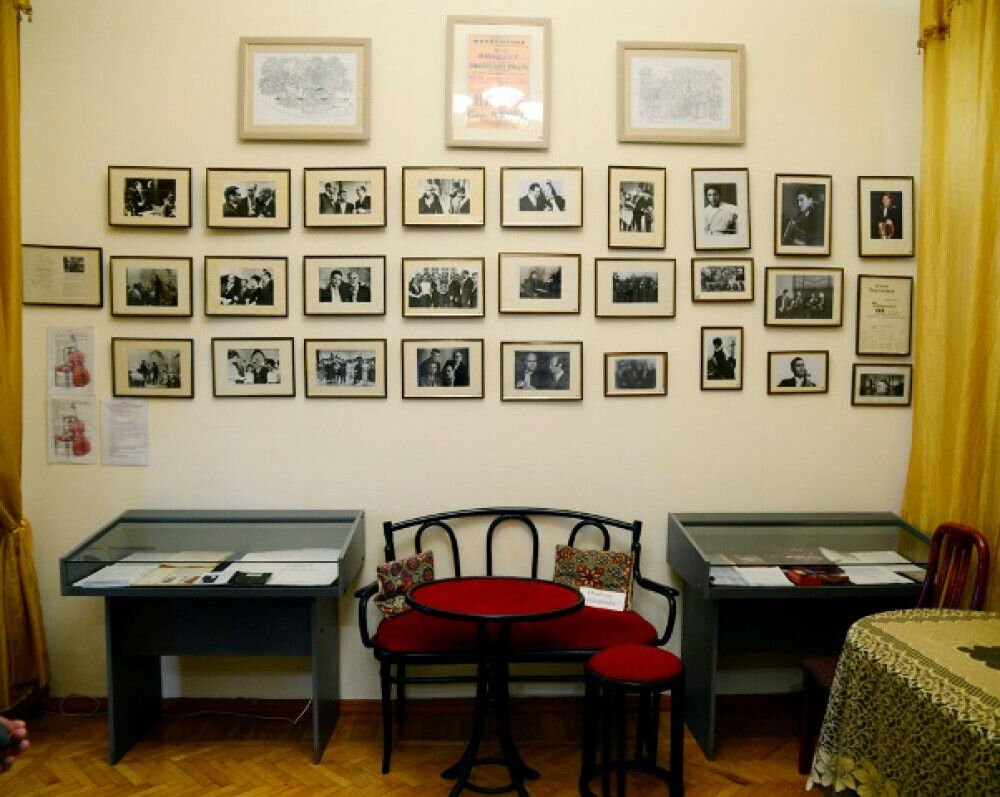 Uzeir Hajibeyov Monument-巴库必去景点