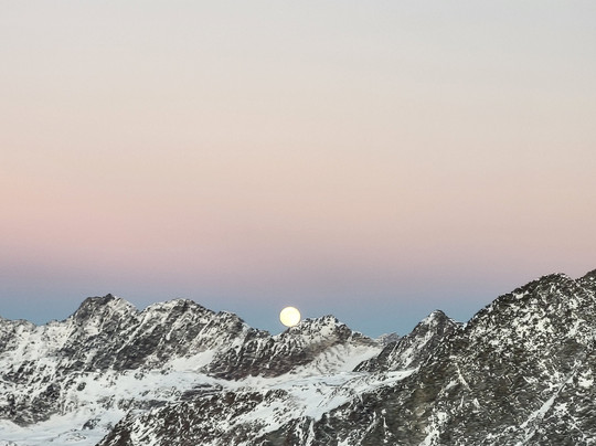 Glacier Hotel Grawand主图