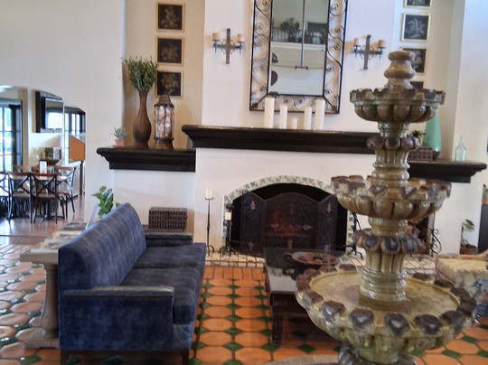 牛津皮斯莫比奇套房酒店主图