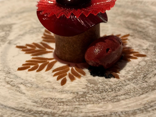 夏必秋酒店主图