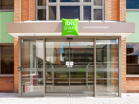 伦敦希思罗机场宜必思尚品酒店主图