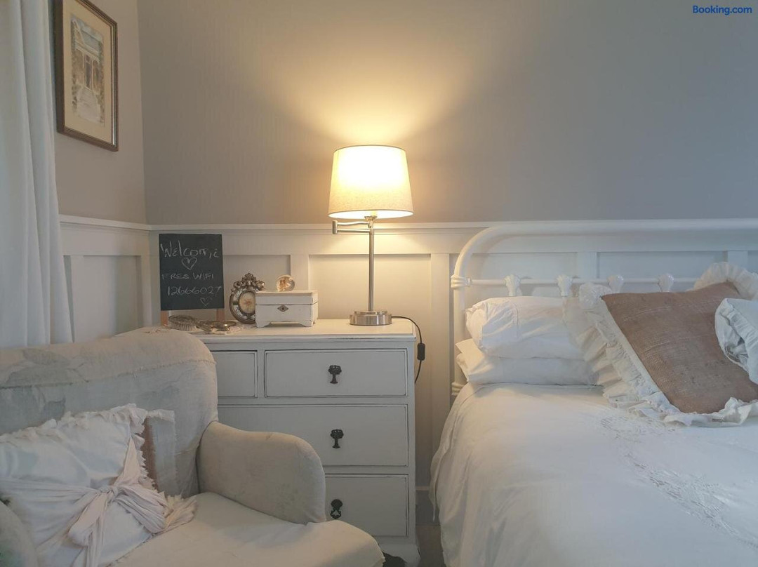 Cabins on Tudor Bed & Breakfast