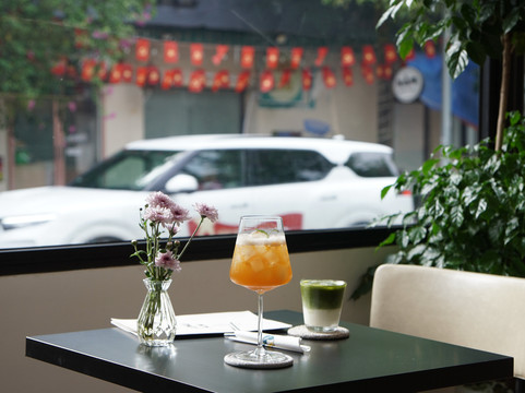 Phùng Cafe & Wine Corner