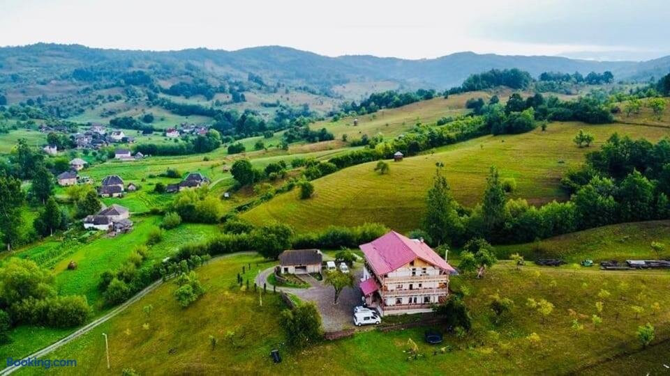 Pensiunea Plai Strabun