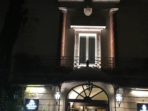 圣尼古拉酒店主图