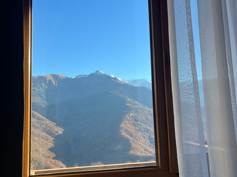 玫瑰胡托尔骑手酒店主图