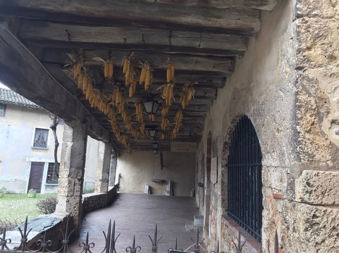 Cité Médiévale De Pérouges-贝胡吉必去景点